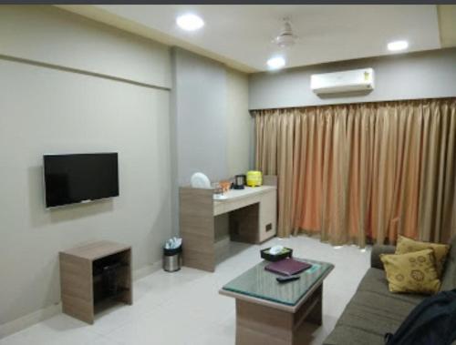 Maxxvalue Service Apartment Marol