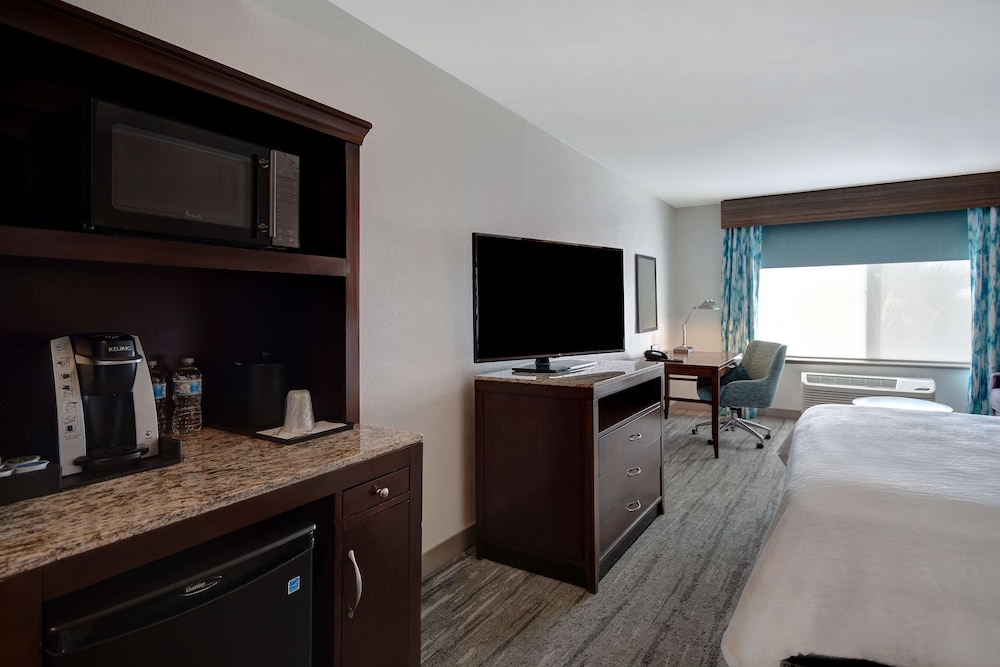 Hilton Garden Inn Ft Myers - photo 13