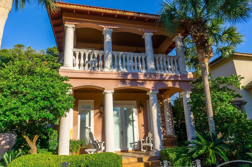 9 Rue Martine in Destin, United States