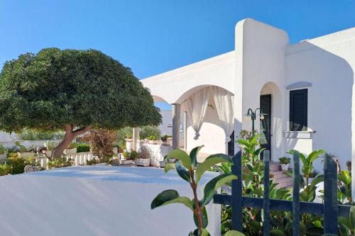 Villetta Liamandrea by Puglia On line — 4-Star Luxury Hotel in Morciano Di Leuca, Italy