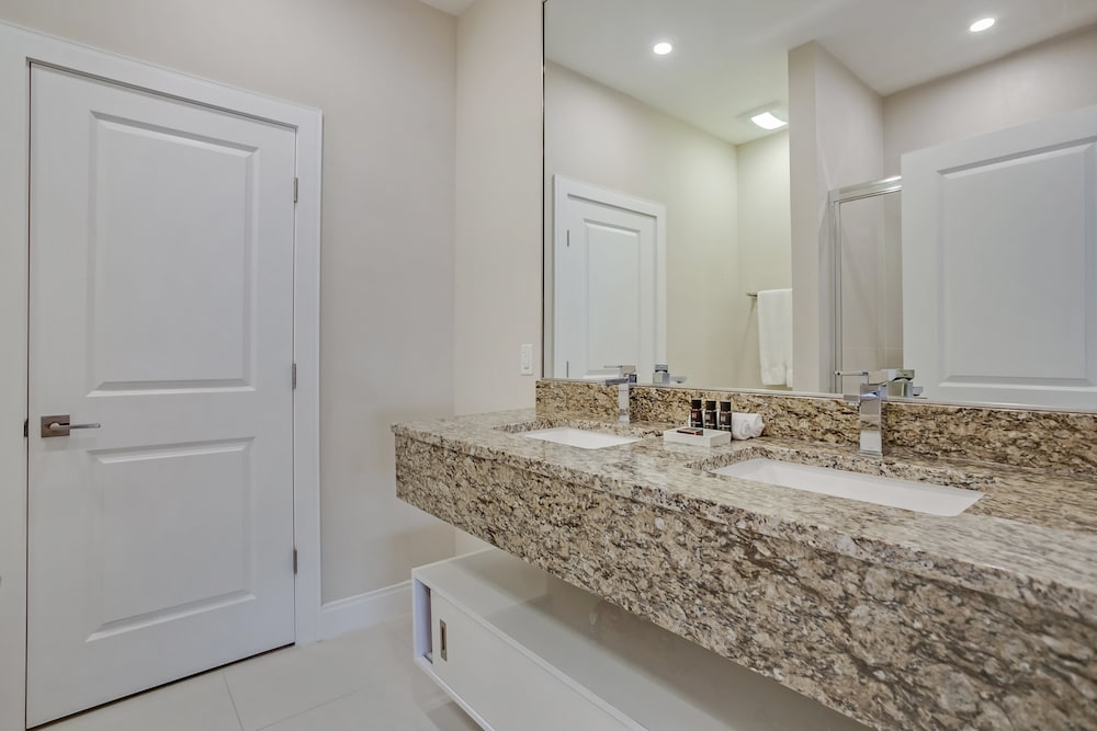 Modern Magic Village Resort Townhome - photo 28