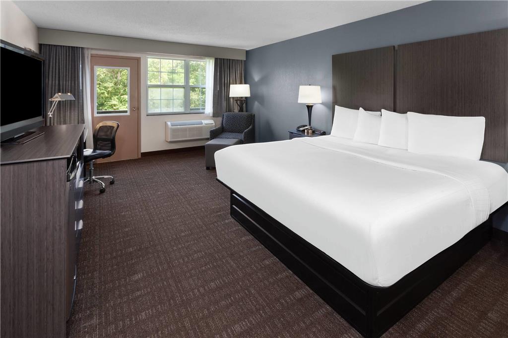 Baymont by Wyndham Chester IL - photo 26