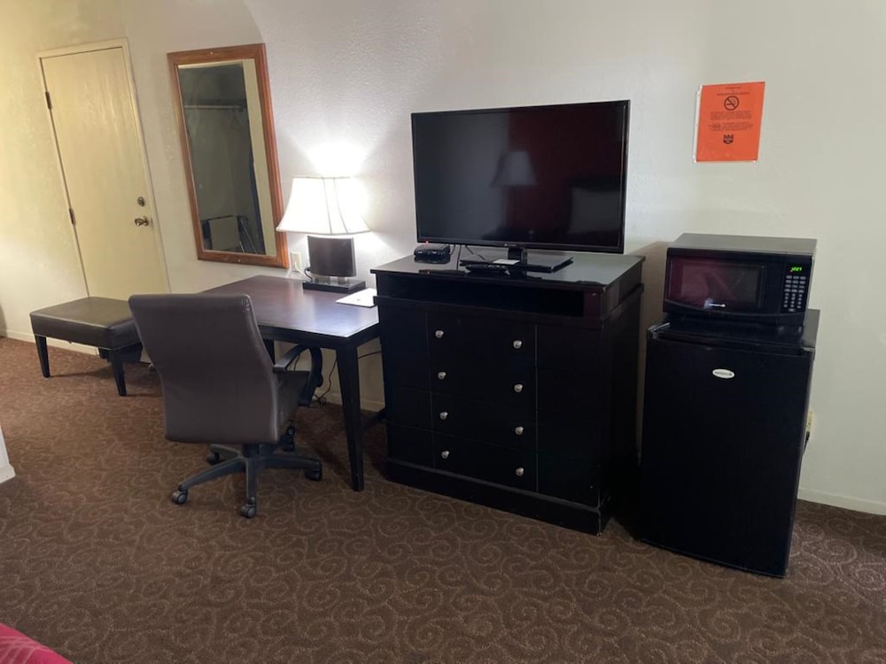 Knights Inn By Capital O Emporia I 35 - photo 20