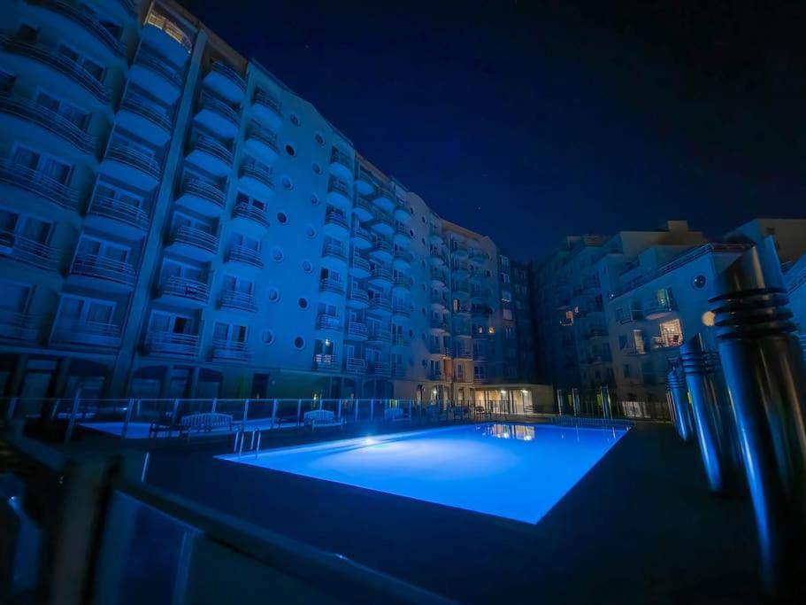 Cozy Studio with Pool Close To the Sea in Ostend, Belgium