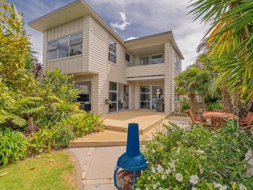 Acacia Cote Whitianga Holiday Home — 4-Star Luxury Hotel in Whitianga, New Zealand