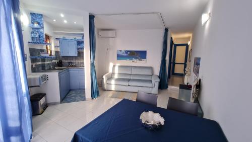 Villino Cetarola Terrazza Panoramica Vista Mare con Parcheggio in Sperlonga, Italy