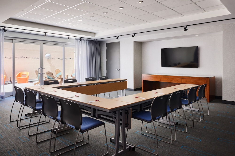 Aloft Leawood Overland Park - photo 17