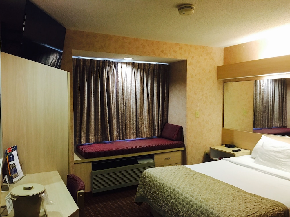 Microtel Inn & Suites by Wyndham Baldwinsville Syracuse - photo 23