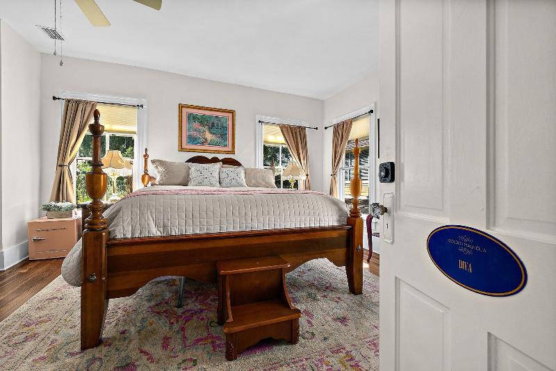 Golden Magnolia Marine - photo 63