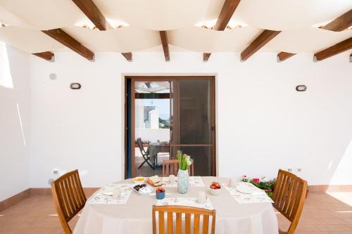 Casa vacanze near airport — 4-Star Luxury Hotel in Cinisi, Italy