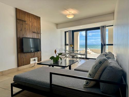 Loddey's Self Catering Apartments by Beach Collection — 4-Star Luxury Hotel in Cape Town, South Africa