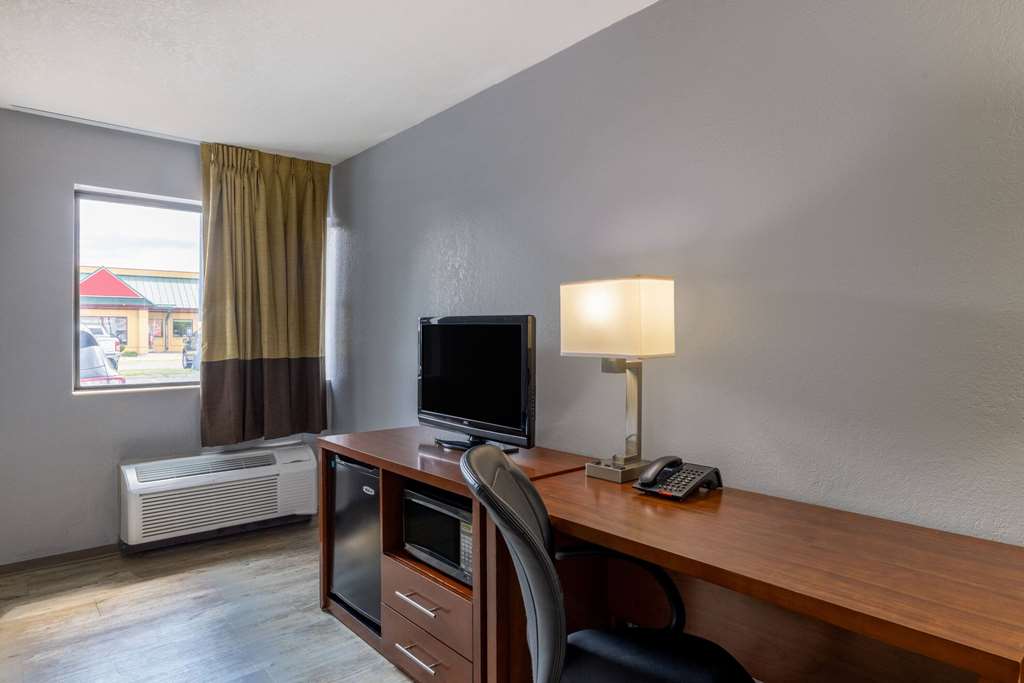 Travelodge by Wyndham Brooklyn Center - photo 13