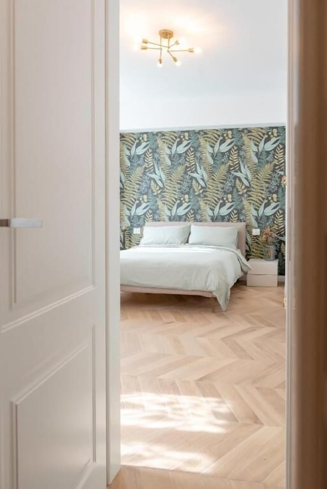 Casa Room Apartments Diaz 8 — 4-Star Luxury Hotel in Trieste, Italy