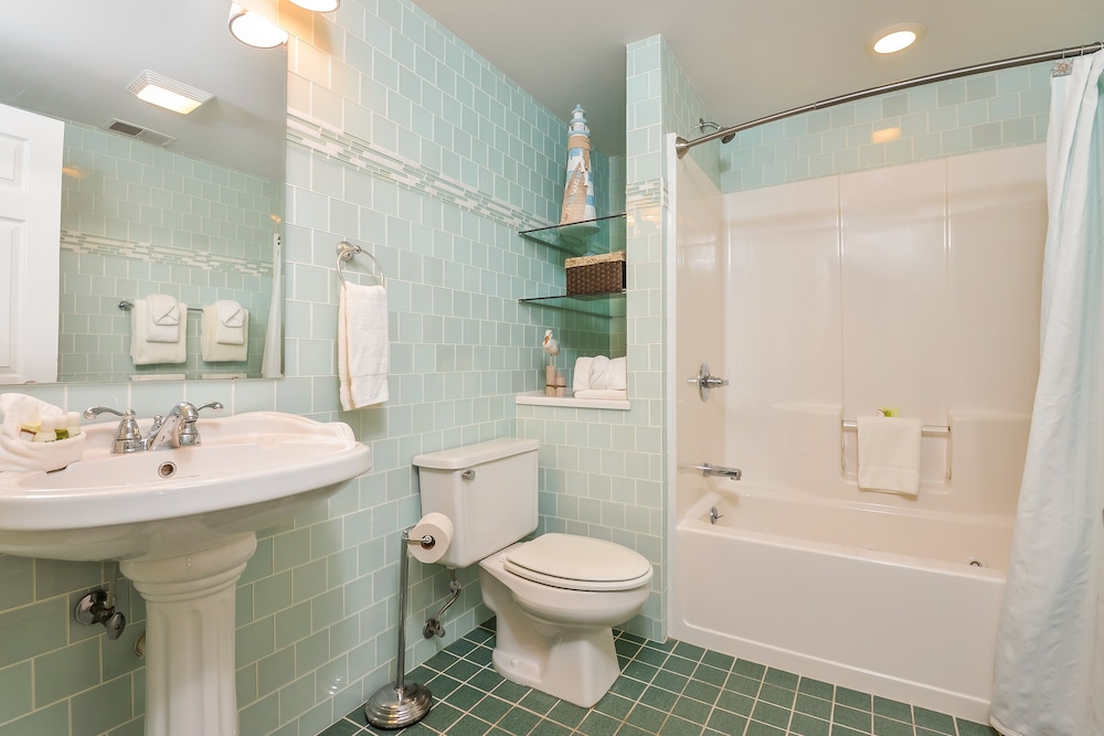 Old Harbor Inn - photo 240