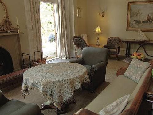 Hotel Belvedere — Kingston