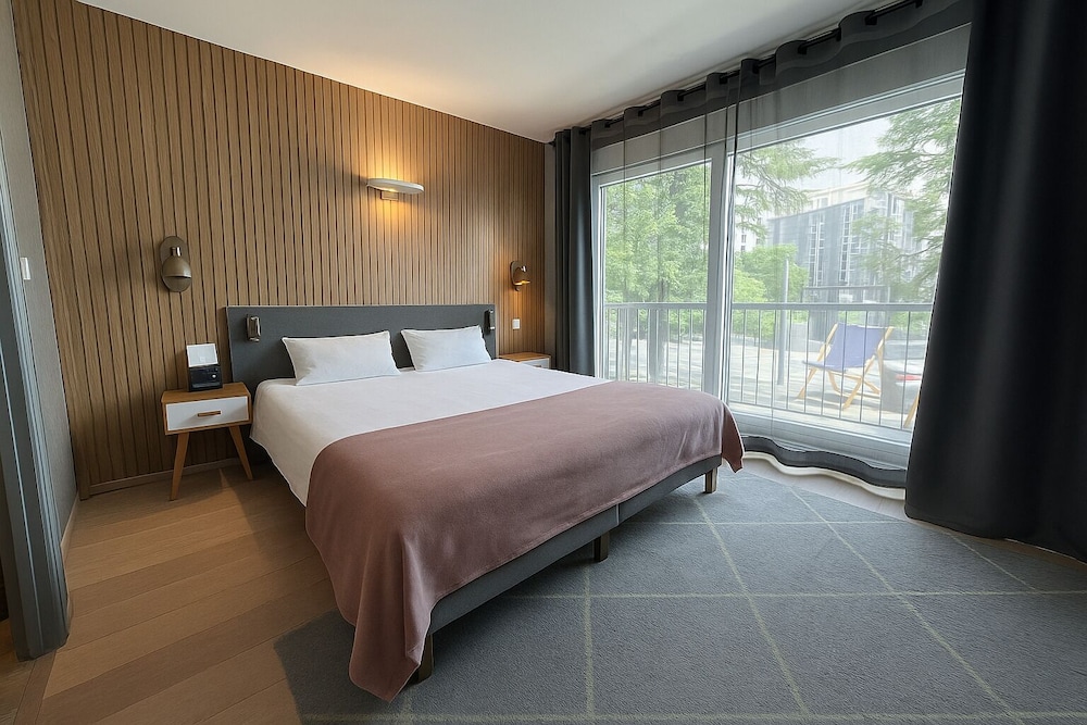 Savoie Hotel Aux Portes De Geneve — Ferney Voltaire