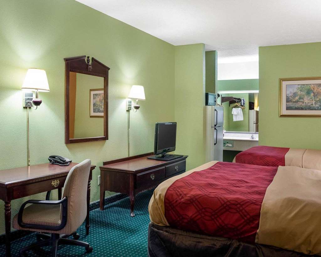 Econo Lodge Canton I 55 - photo 14