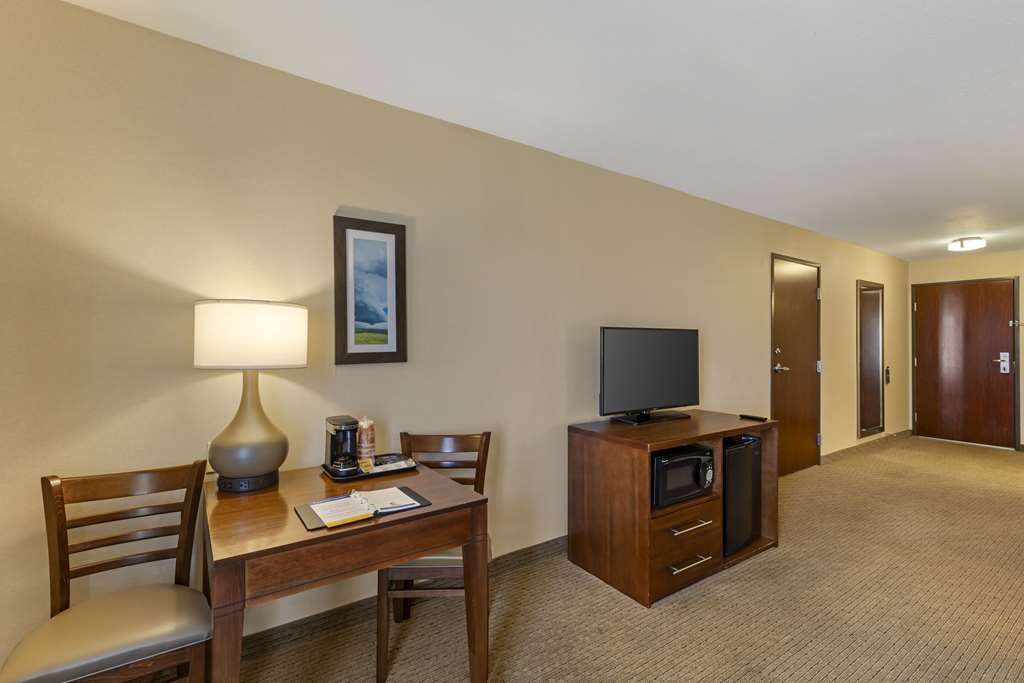 Comfort Inn & Suites Gillette near Campbell Medical Center - photo 14