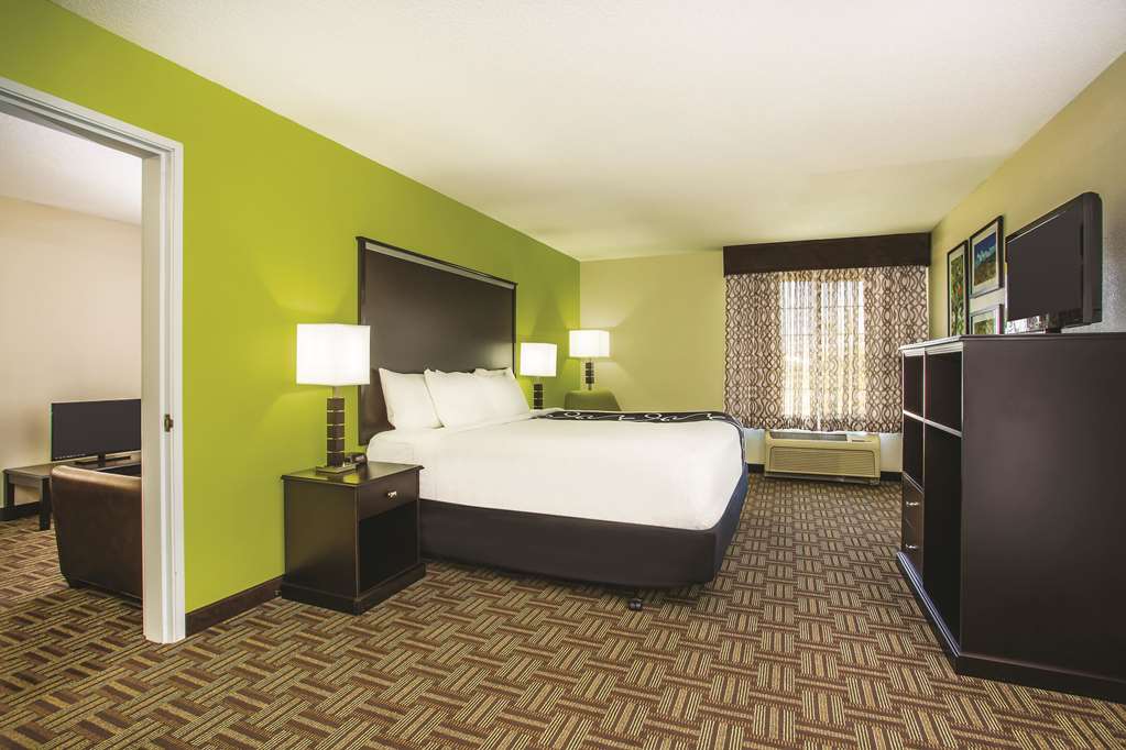 La Quinta Inn & Suites by Wyndham Fruita - photo 25