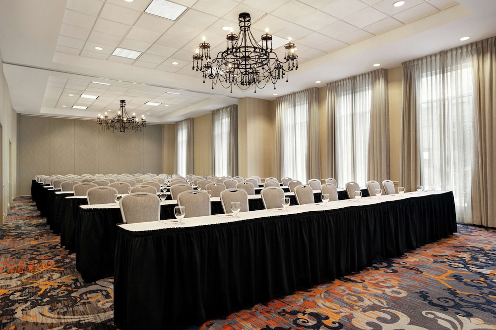 Hilton Garden Inn New Orleans Convention Center - photo 56