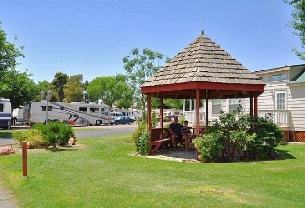 Thousand Trails Las Vegas RV Resort - photo 19