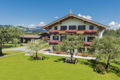 Hof Filzen — 4-Star Luxury Hotel in Kitzbuehel, Austria