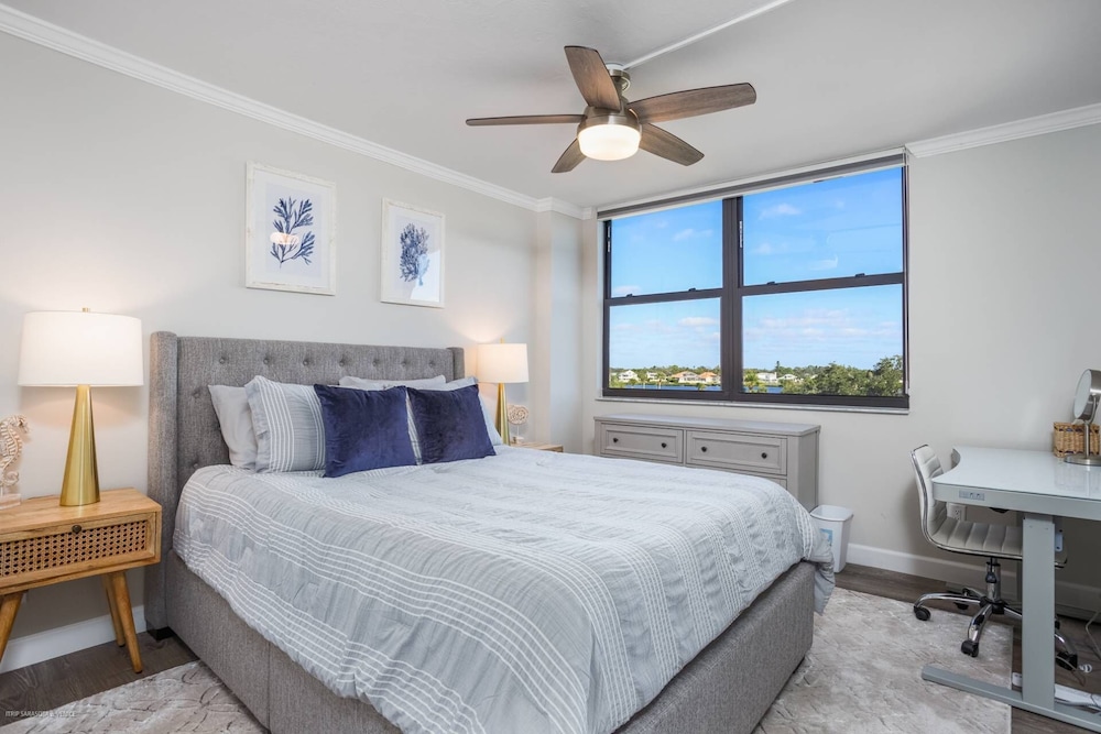 Harbor Towers 4th Fl Pool & Bay Views End Unit - photo 66