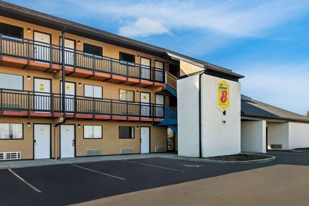 Super 8 by Wyndham Vandalia Dayton International Airport - photo 3