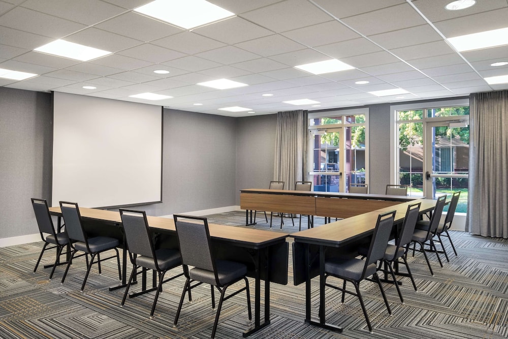 Homewood Suites Medford - photo 43