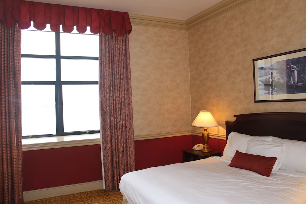 Roberts Riverwalk Urban Resort Hotel - photo 9
