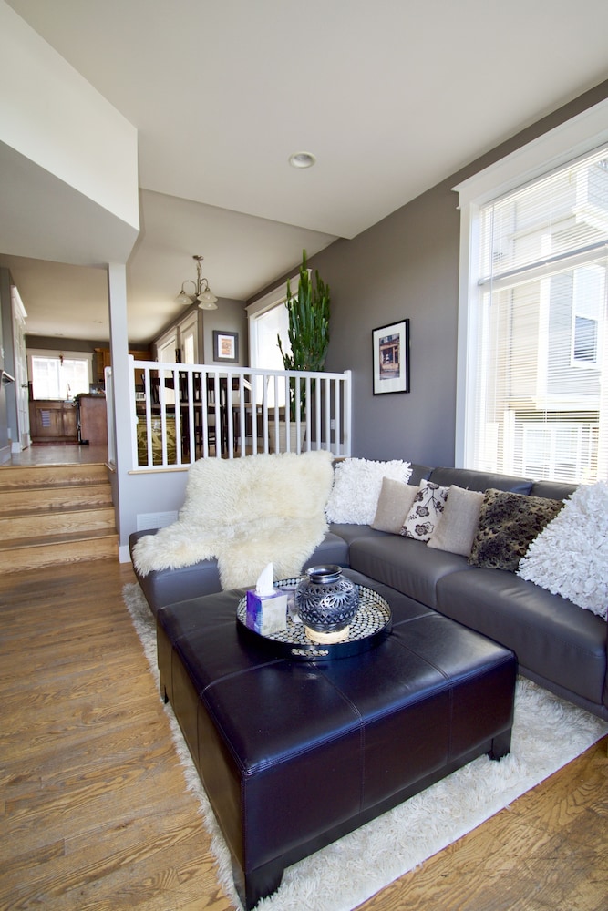 Comfort and Grace on Queen Anne Hill - photo 4