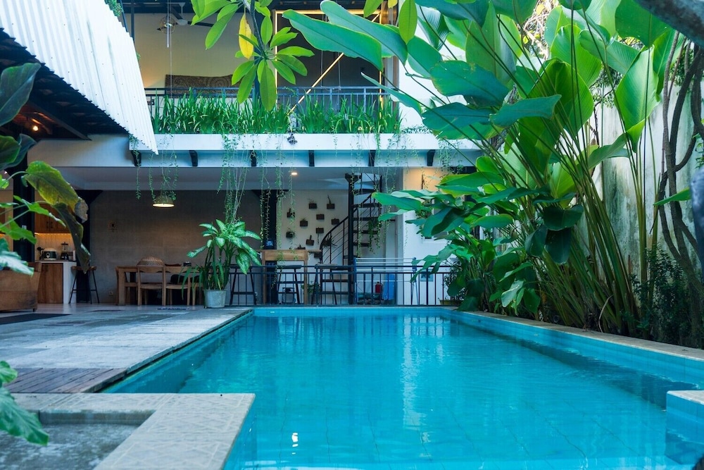Villa Amalura — 4-Star Luxury Hotel in Yogyakarta, Indonesia