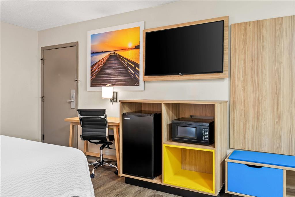 Days Inn by Wyndham Jacksonville NC - photo 32
