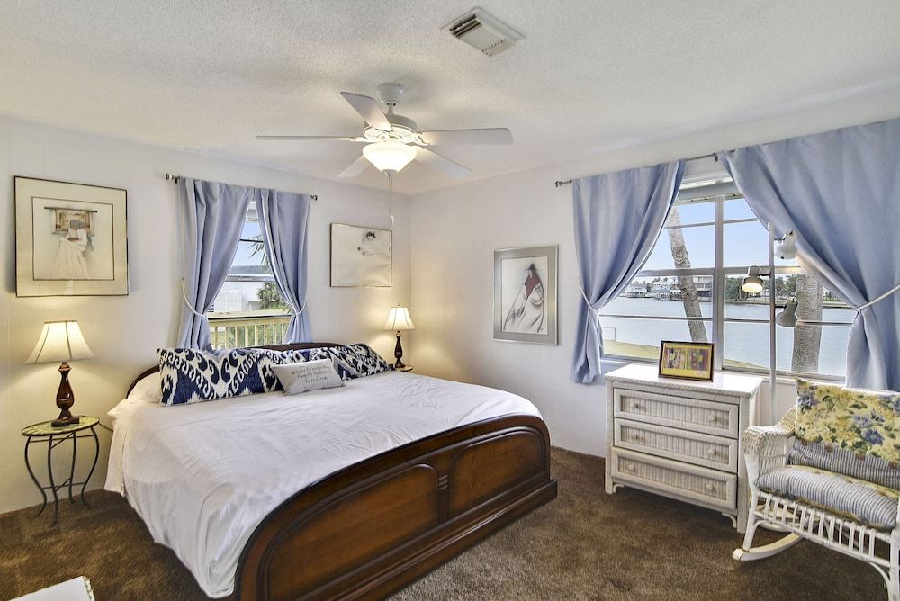 4513pragerjbnh Prager Bay View - featured photo