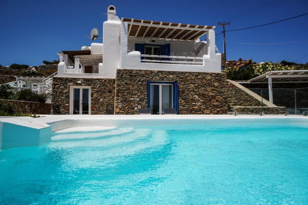 Mykonian Exclusive 3Bd Villa with Pool — 4-Star Luxury Hotel in Mykonos, Greece