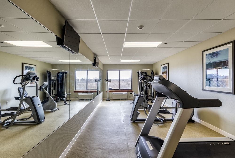 Holiday Inn Express & Suites Cedar Falls Waterloo by IHG - photo 21