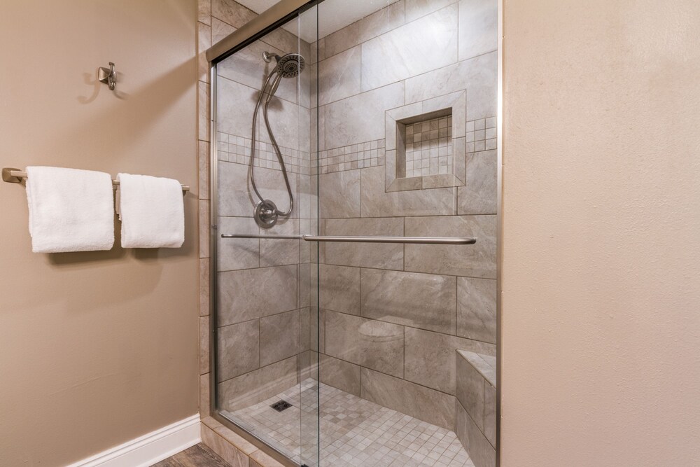 Crystal Shores by Luxury Gulf Rentals - photo 56