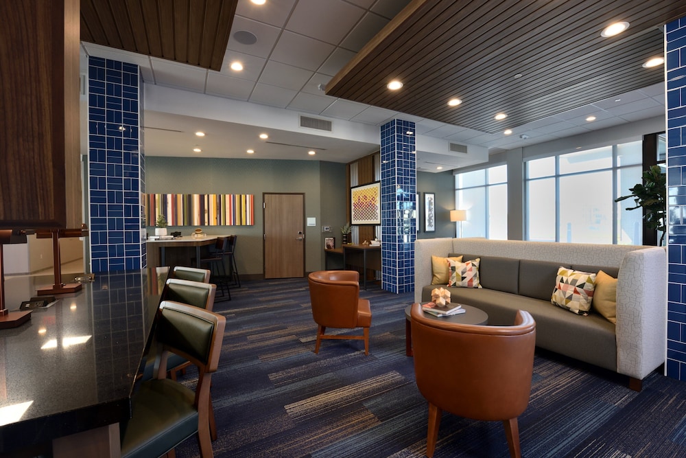 Holiday Inn Express & Suites Spring Woodlands Area by IHG - photo 44