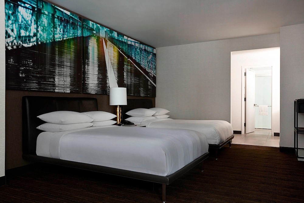 New York Marriott at the Brooklyn Bridge - photo 21