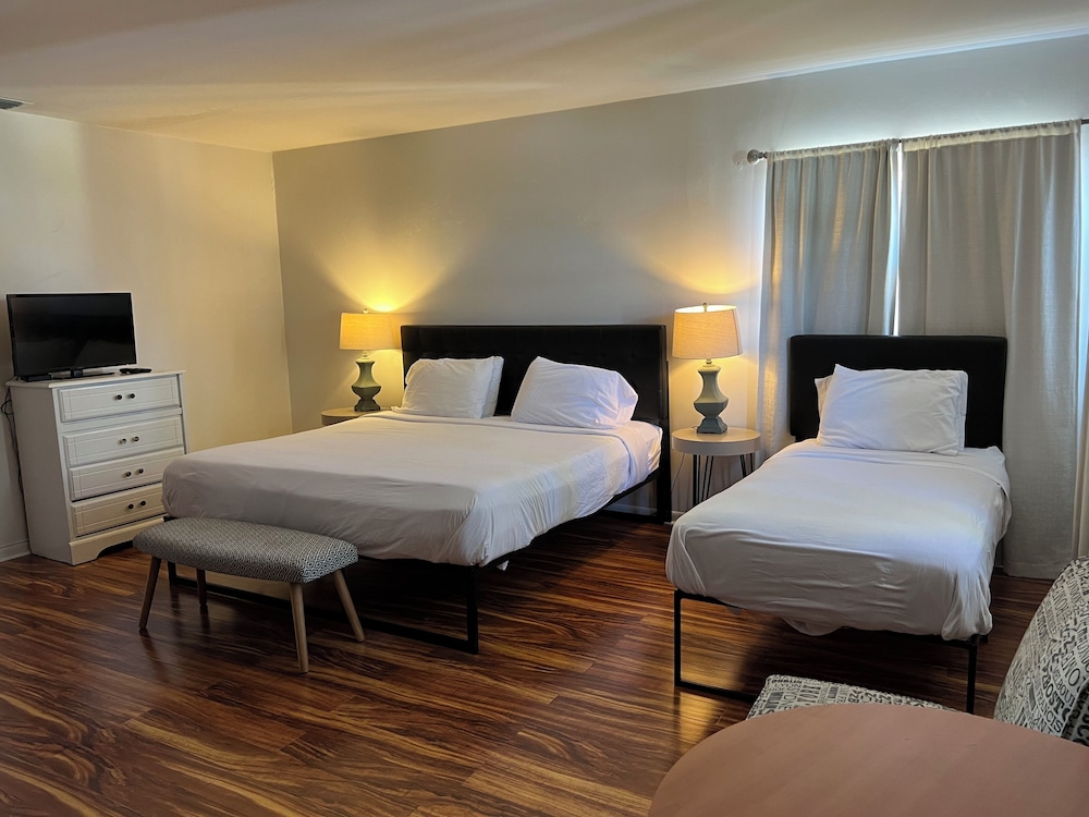 Dee Jay Beach Resort - photo 11