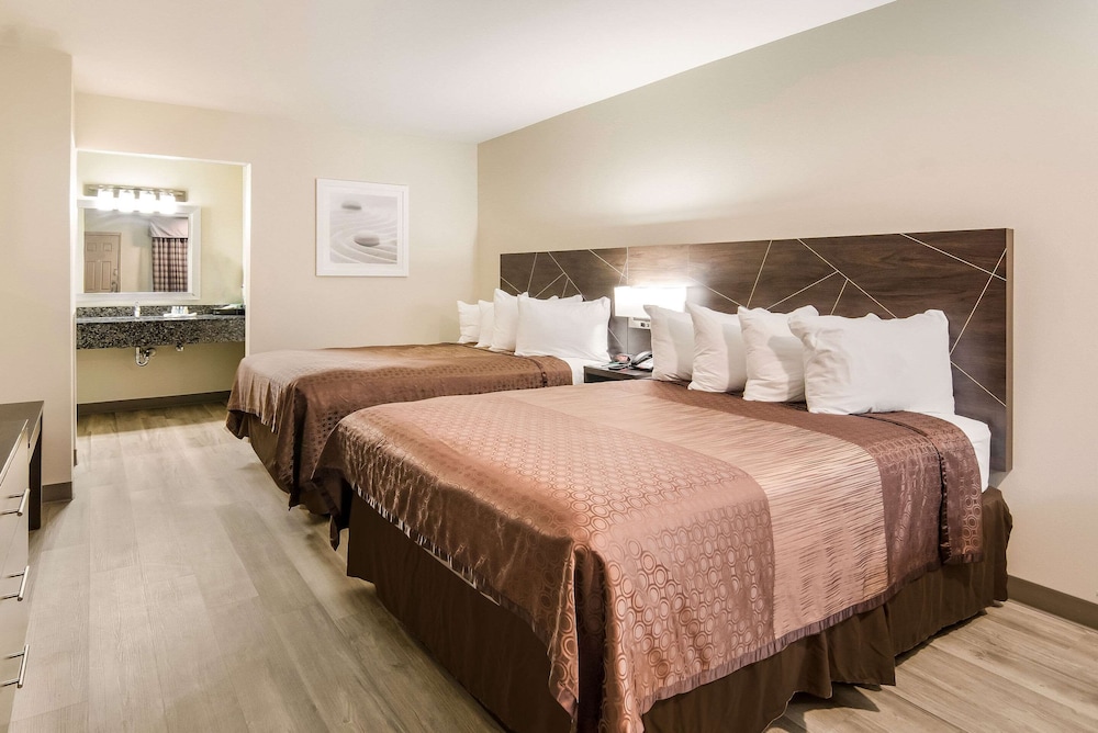 Quality Inn & Suites Dallas Cityplace - photo 11