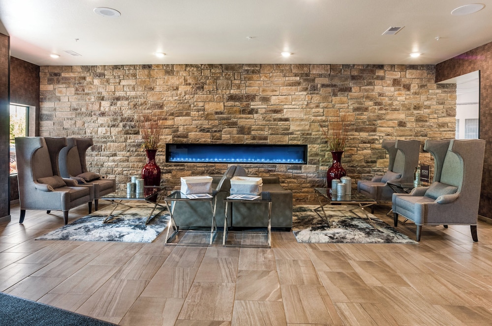 Cobblestone Hotel & Suites Appleton International Airport - photo 3