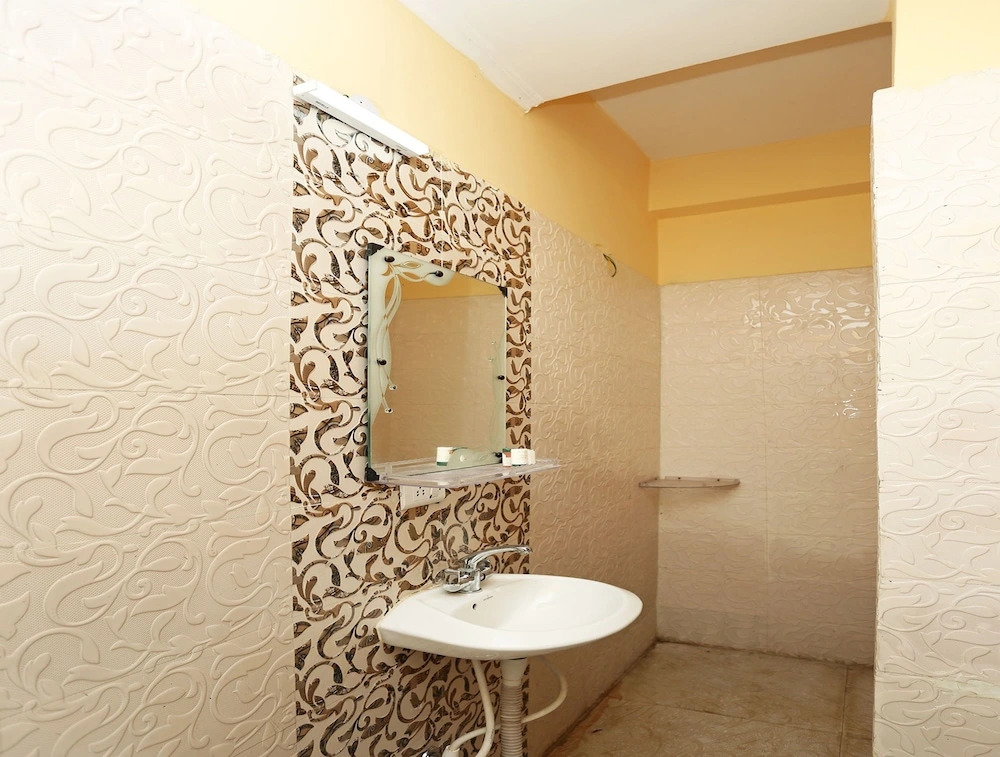 OYO 11556 Om Guest House Residency