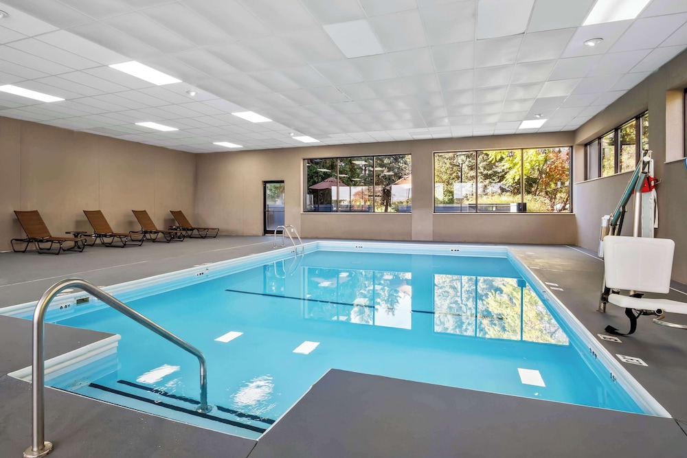 Spark by Hilton Stevensville - photo 48