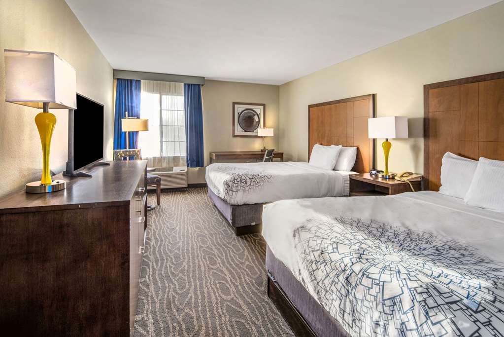 La Quinta Inn & Suites by Wyndham Brownsville North - photo 28