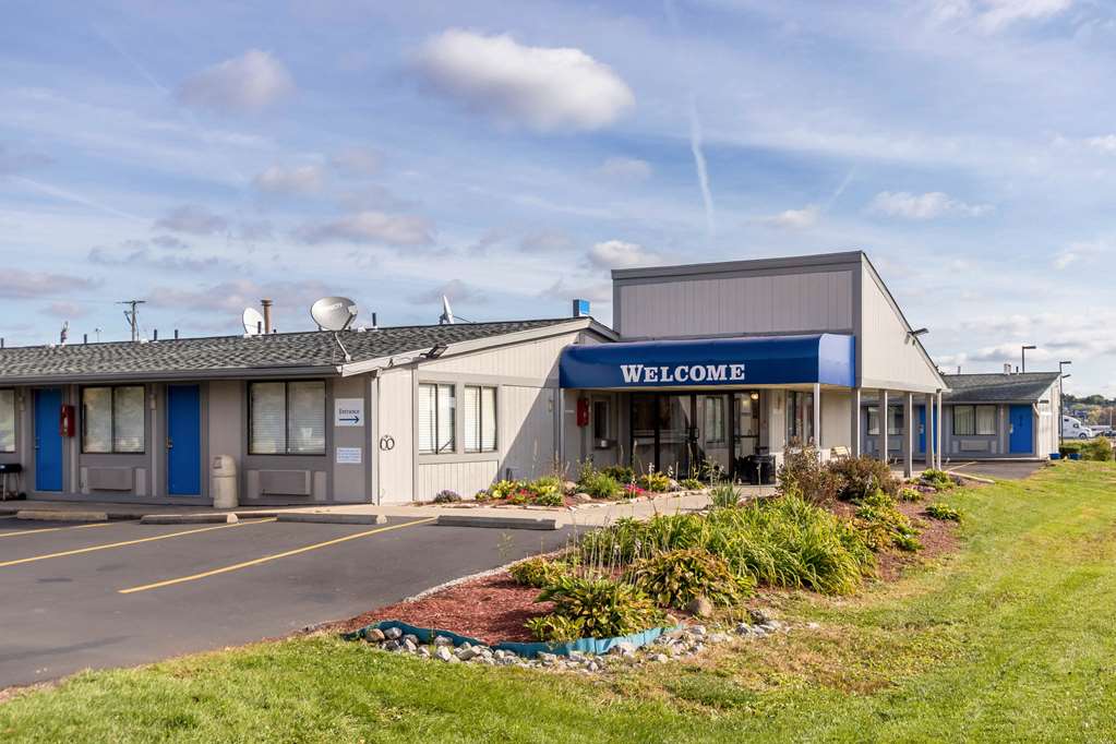 Rodeway Inn Near Hall of Fame - photo 2