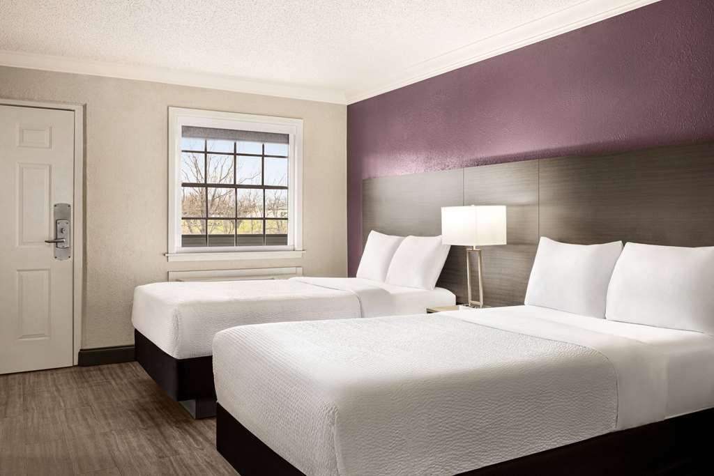 La Quinta Inn by Wyndham San Antonio Lackland - photo 53