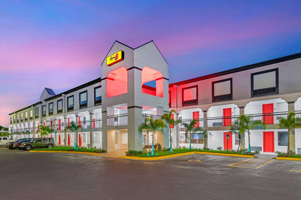 Travelodge by Wyndham Orlando Near Florida Mall
