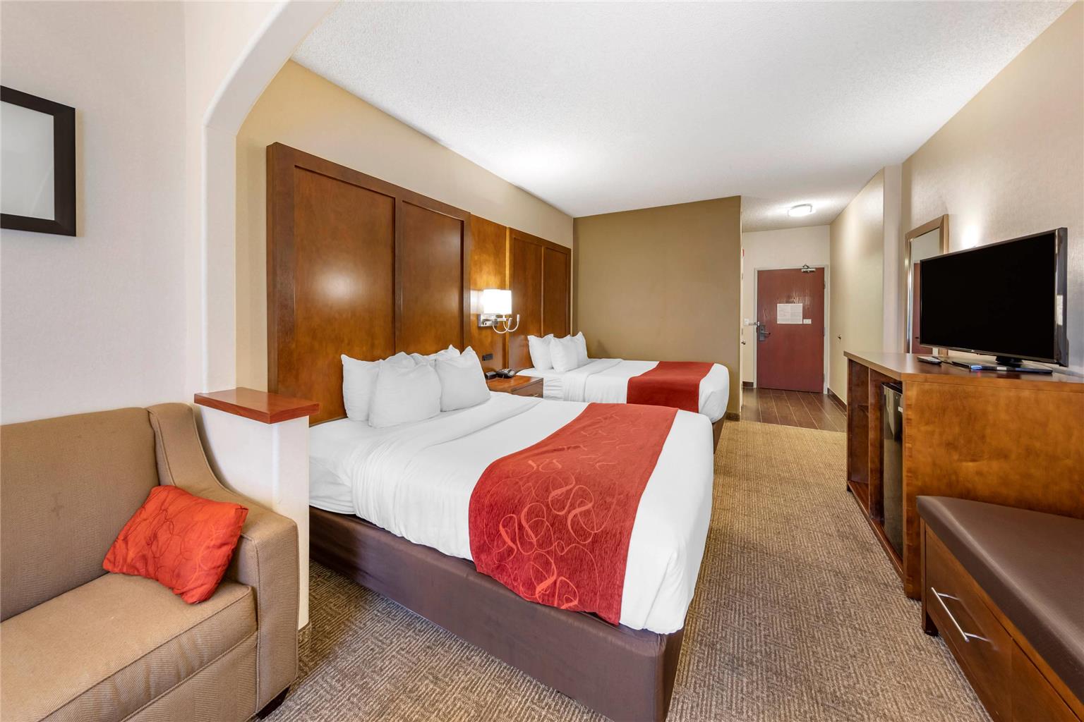 Comfort Suites Near Six Flags Magic Mountain - photo 21