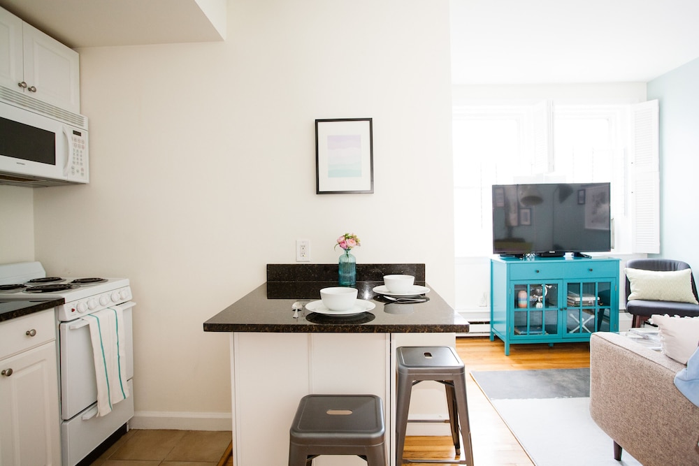 Classic 2BR in Back Bay by Sonder - photo 24
